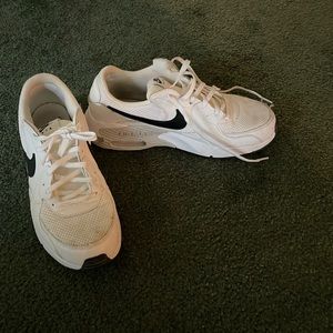 Nike air max tennis shoes